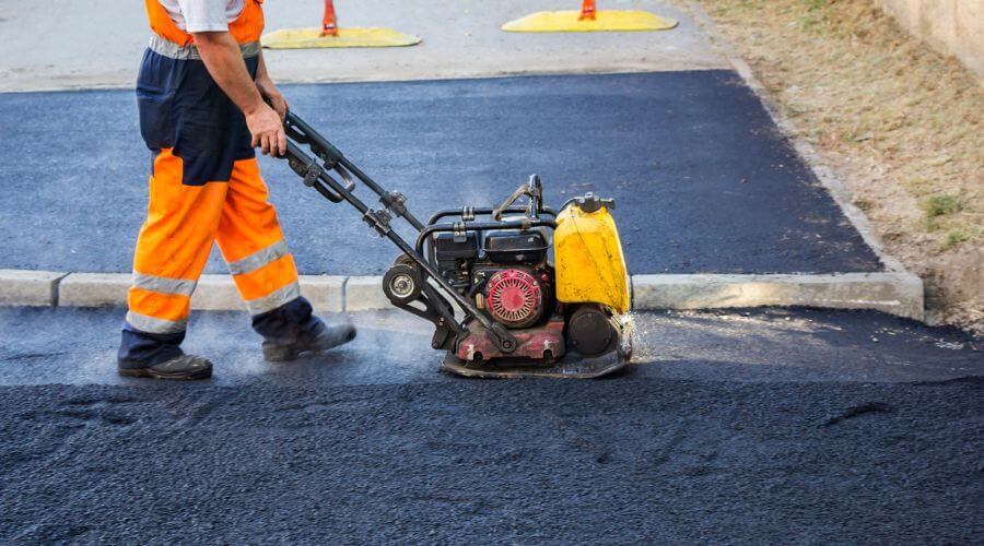 Professional gutter cleaning in Hansboro, ND